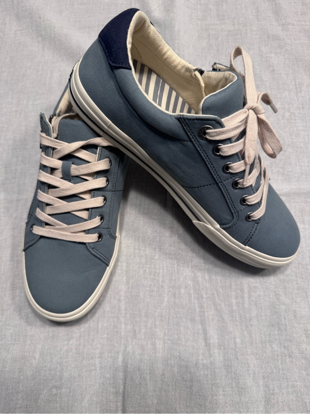 Taos Footwear Blue and cream zip shoe. Worn once.